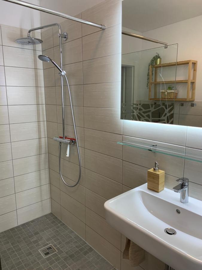 Neu: Gruene Idylle Nahe Hauptbahnhof & Hufeisensee Halle  Buitenkant foto